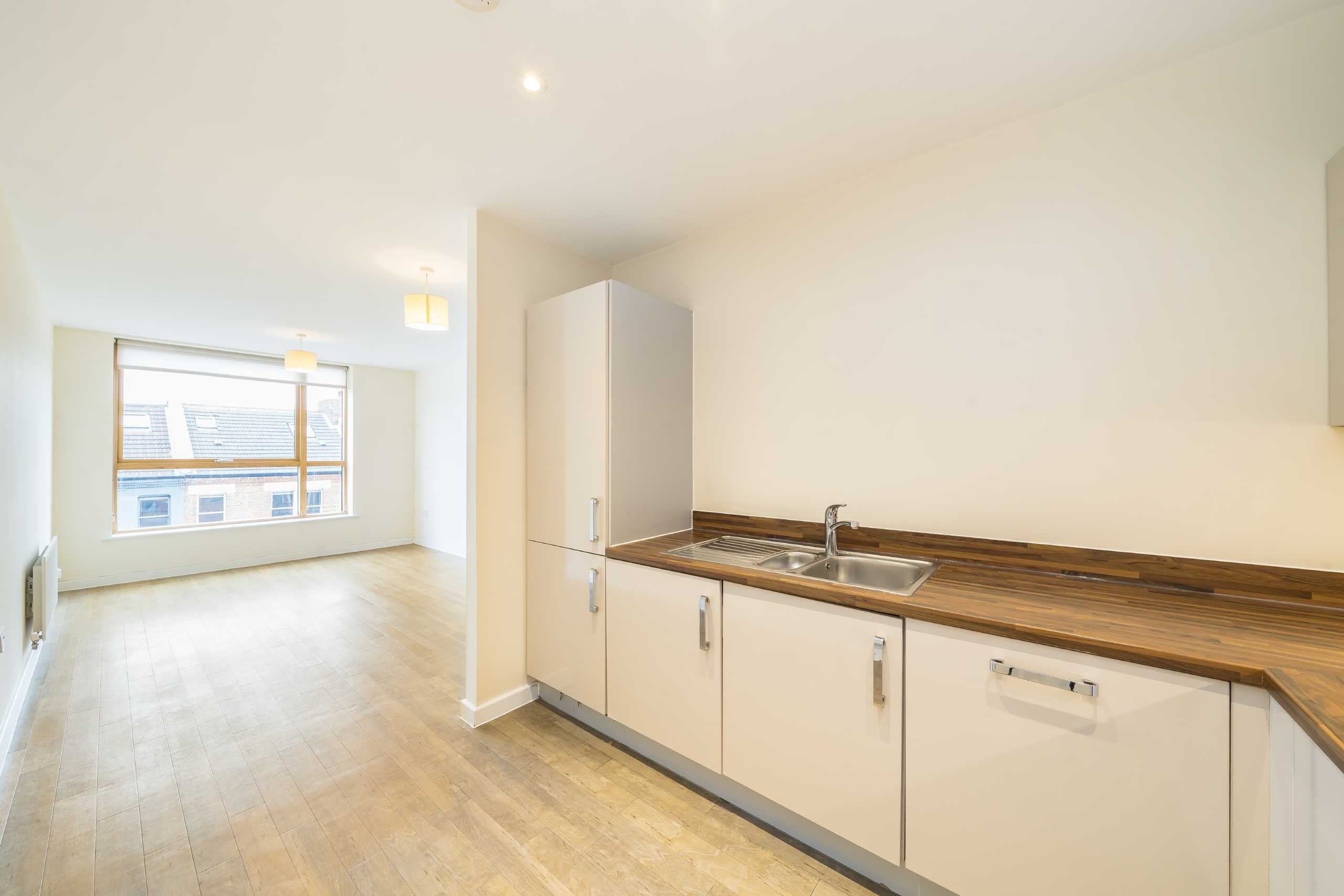 Flat Glengall Road in Greater London