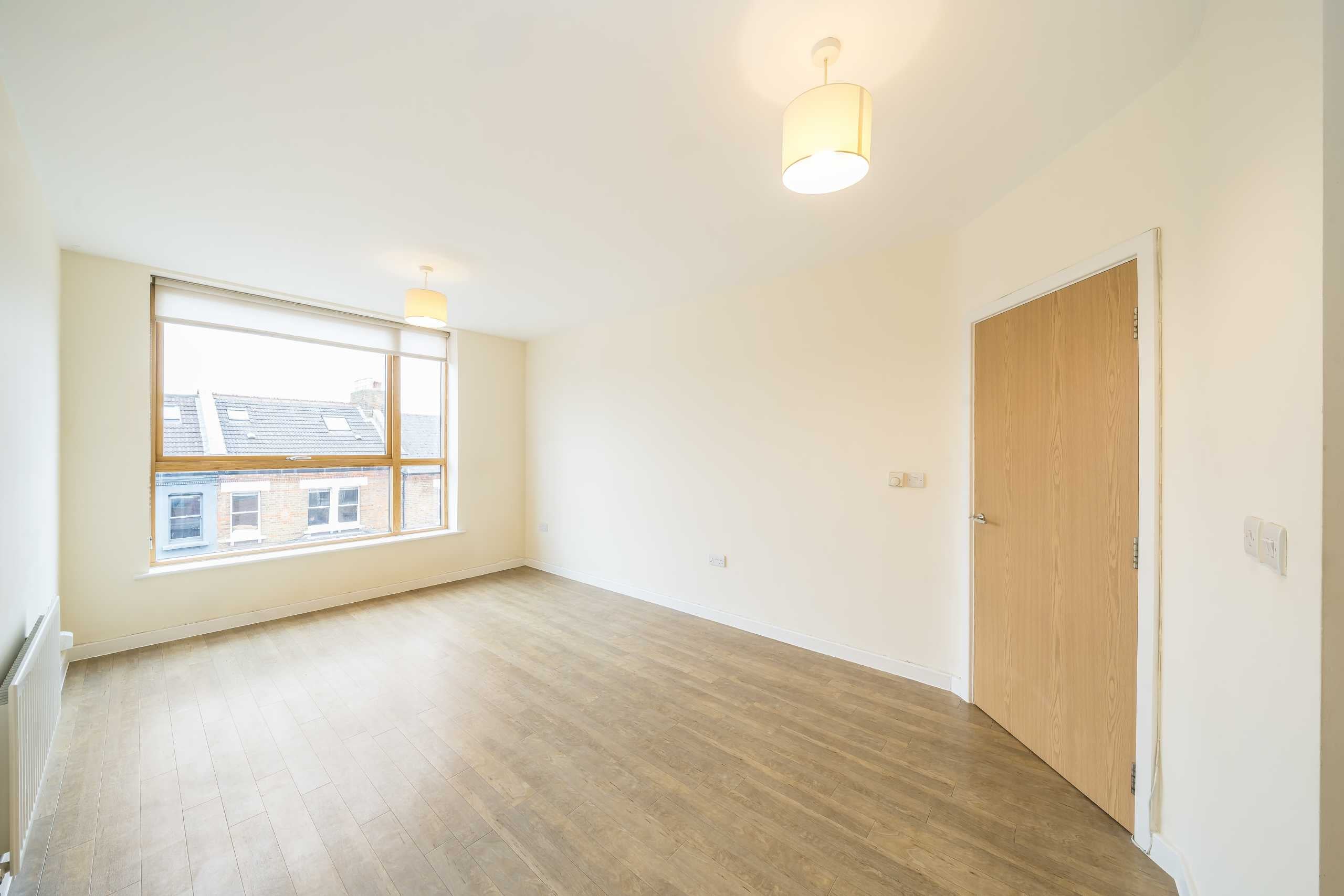 Flat Glengall Road in Greater London