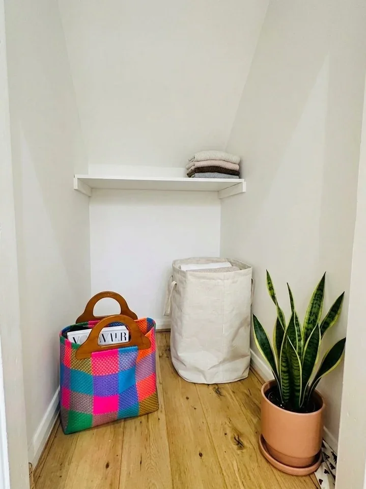 Room Barnwell Road in Greater London