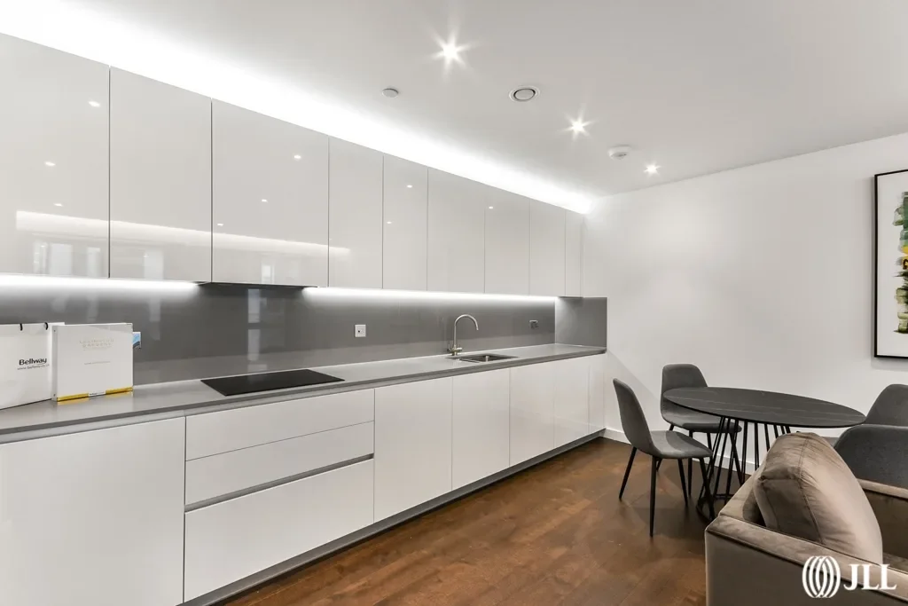 Flat Malthouse Road in Greater London
