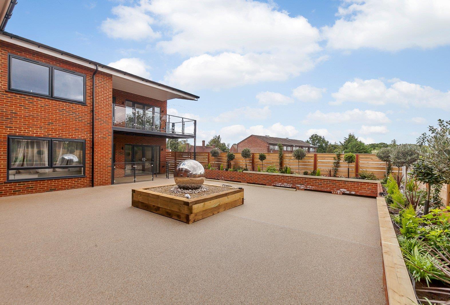 Flat Chenies Parade in Little Chalfont