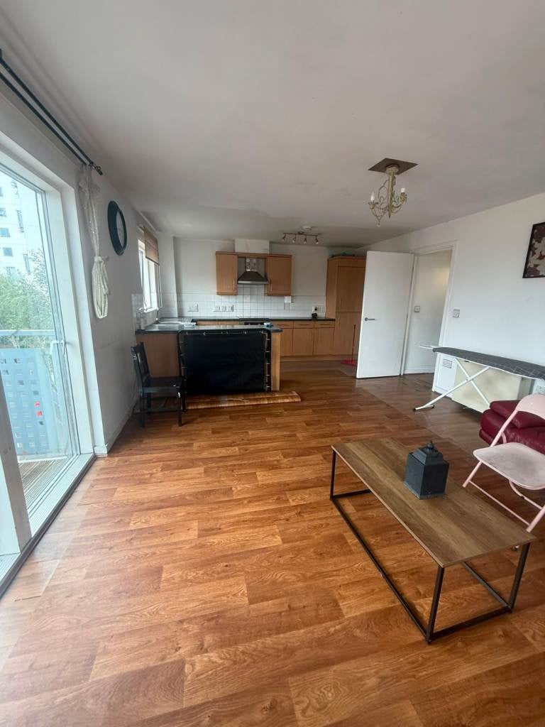Flat Prince Regent Road in Greater London
