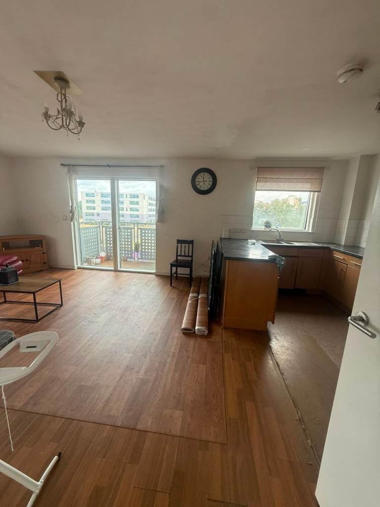 Flat Prince Regent Road in Greater London