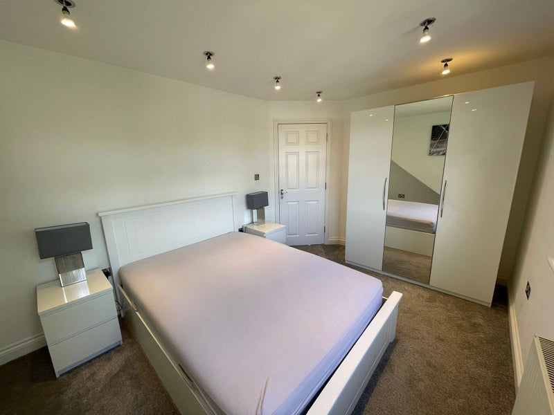 Room Nadine Street in Greater London