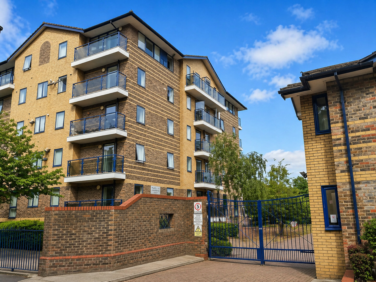 Flat Tavistock Road in Greater London