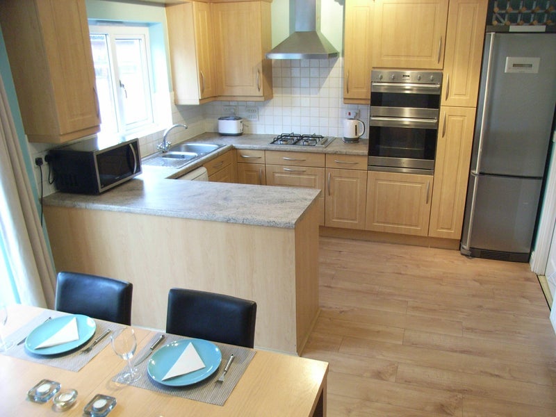 Room New Charlton Way in Bristol