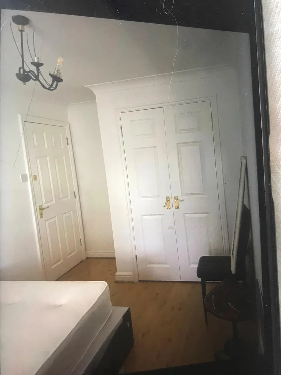 Room Hampton Close in Greater London
