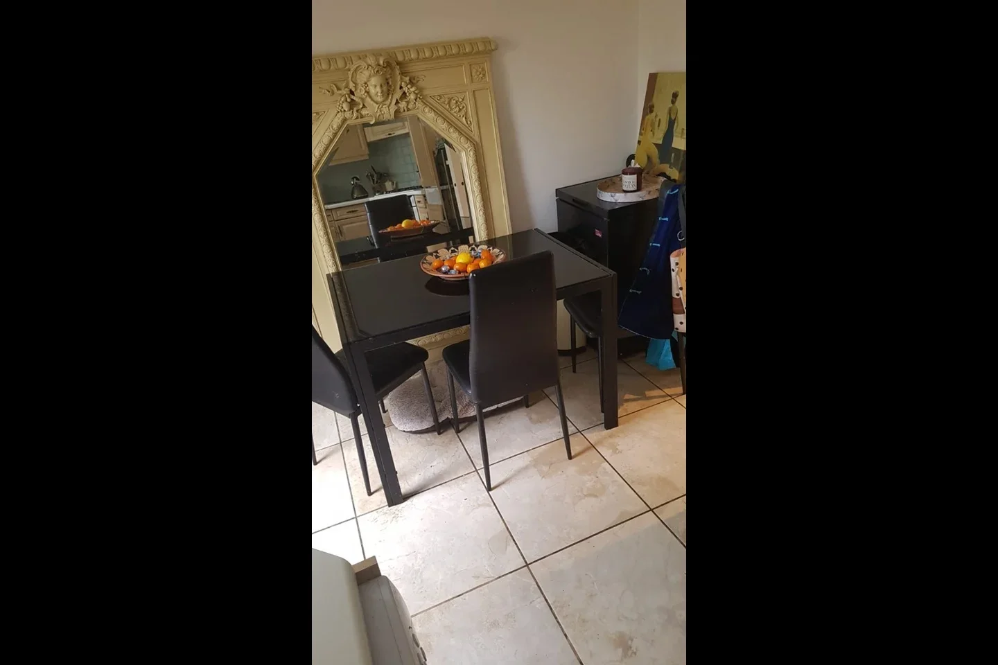 Room Hampton Close in Greater London