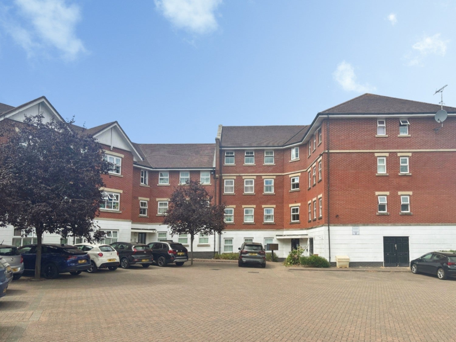 Flat Edward Street in Rushmoor