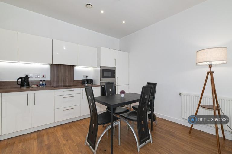 Flat Bramwell Way in Greater London