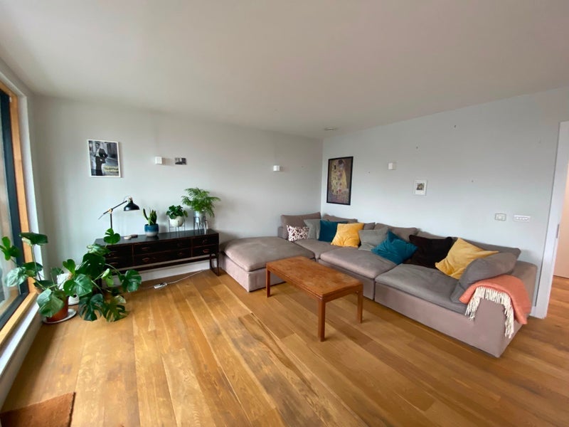 Room Mint Street in Greater London