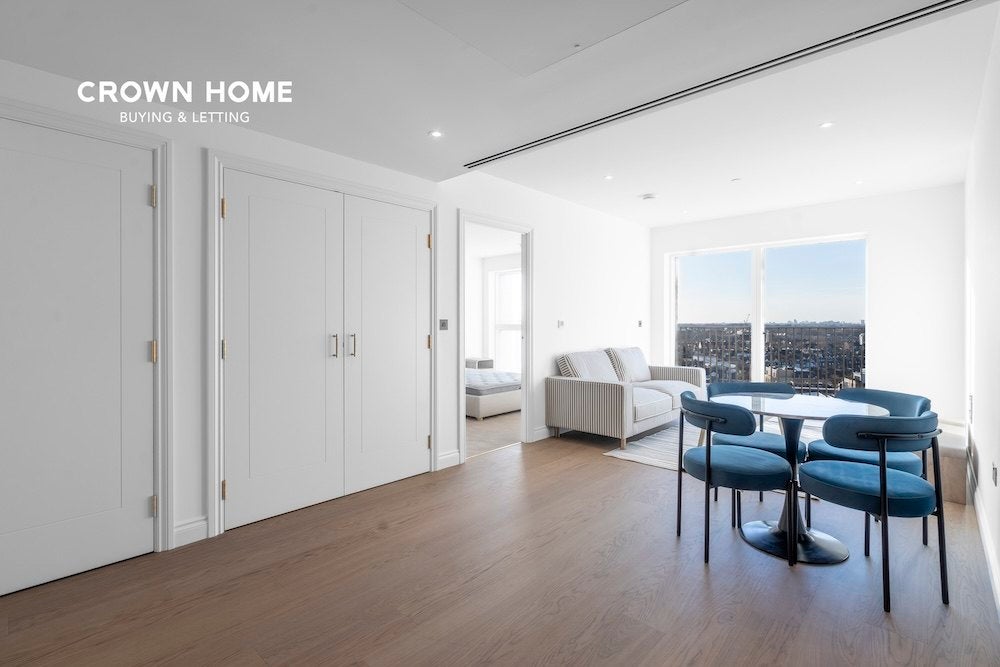 Flat Darwen Place in Greater London