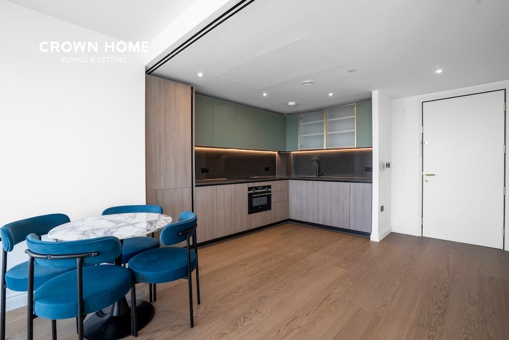 Flat Darwen Place in Greater London