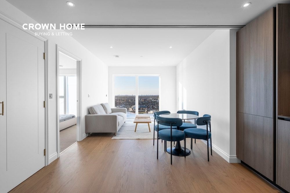 Flat Darwen Place in Greater London