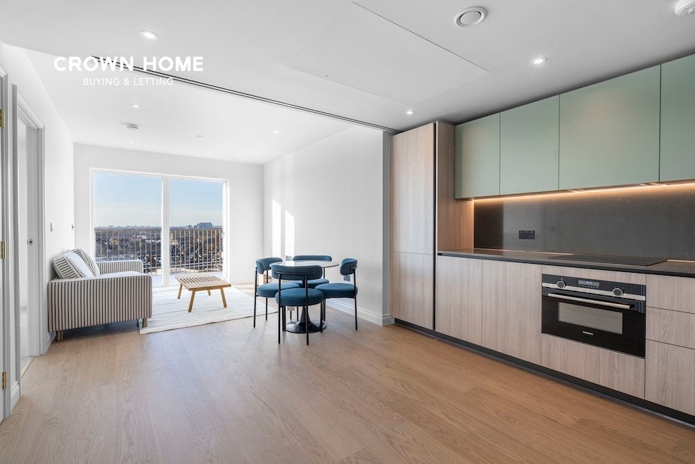 Flat Darwen Place in Greater London