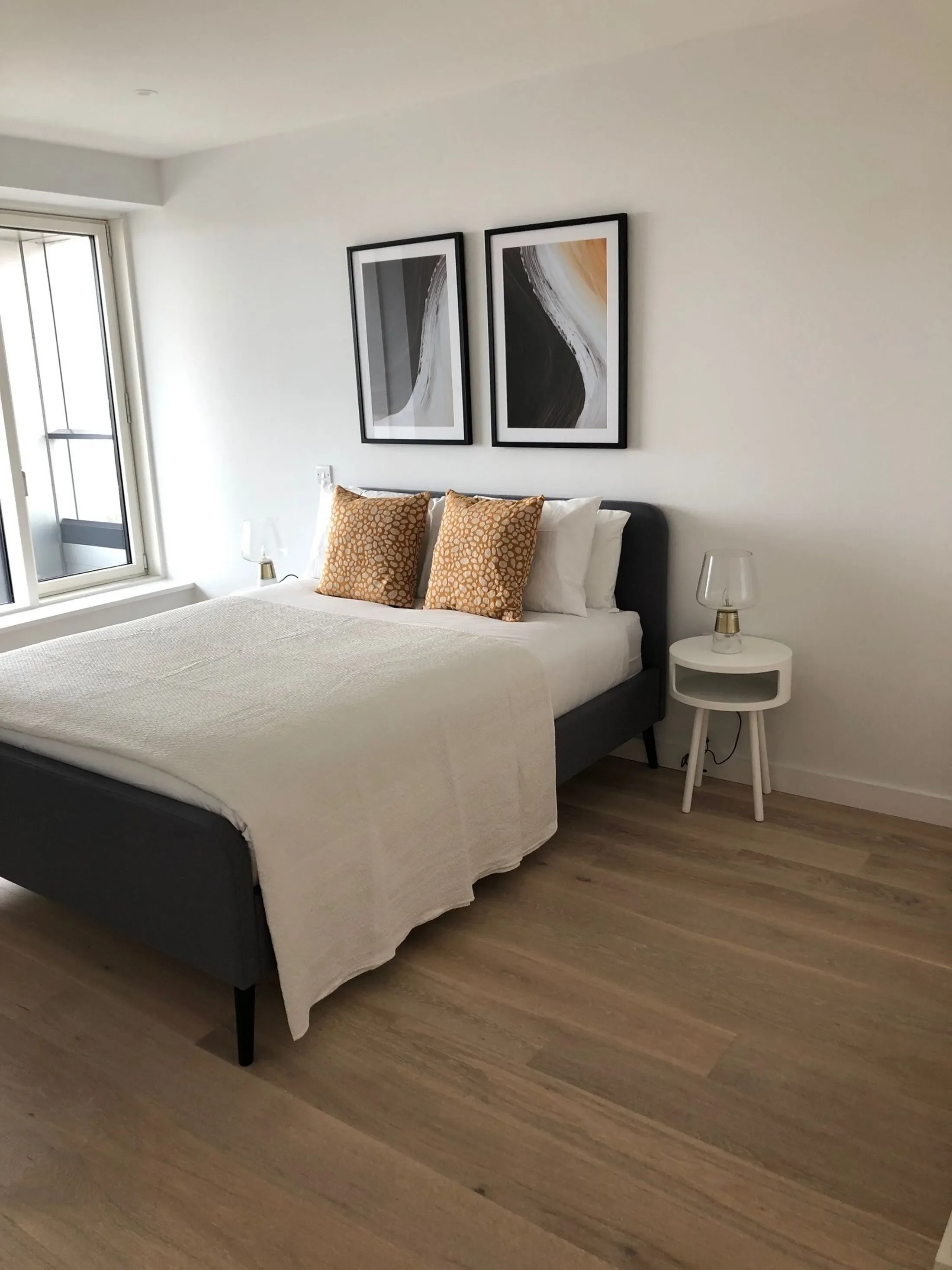 Flat Deacon Street in Greater London