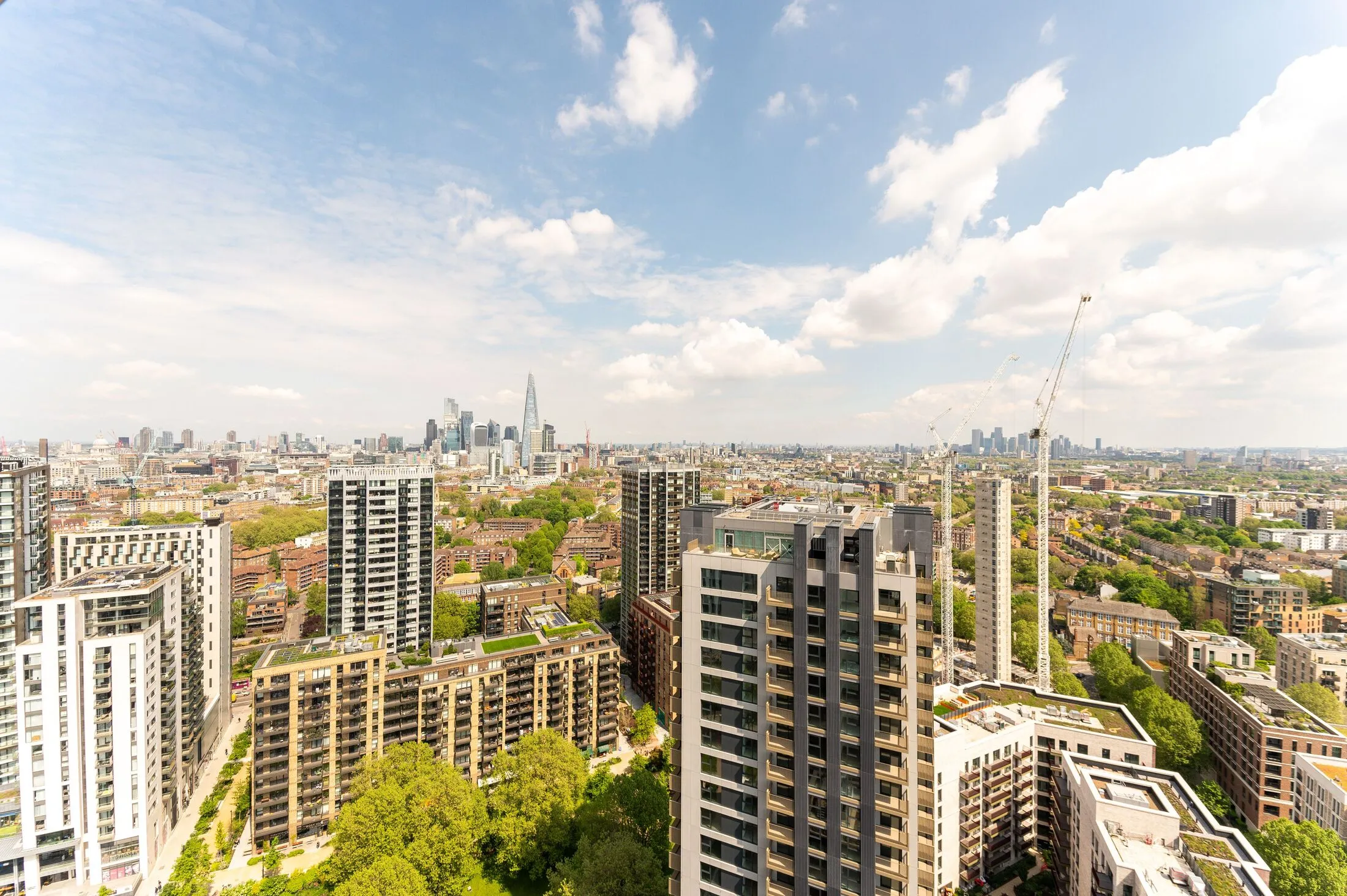 Flat Deacon Street in Greater London