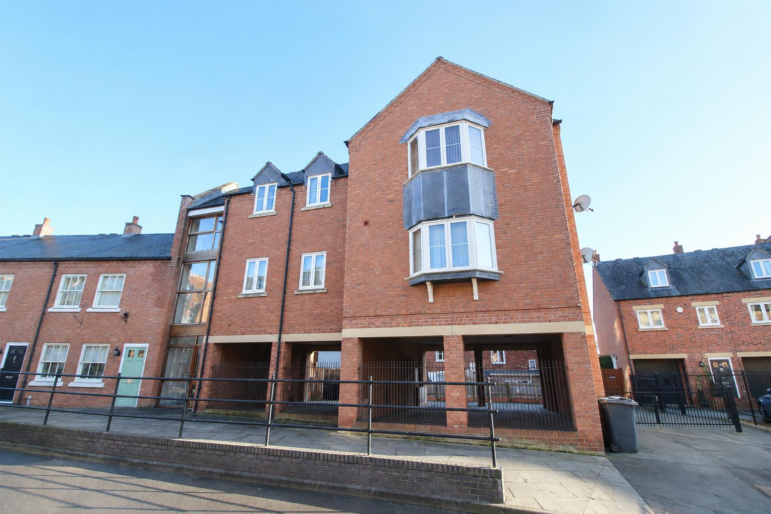 Flat St Julians Crescent in Shrewsbury