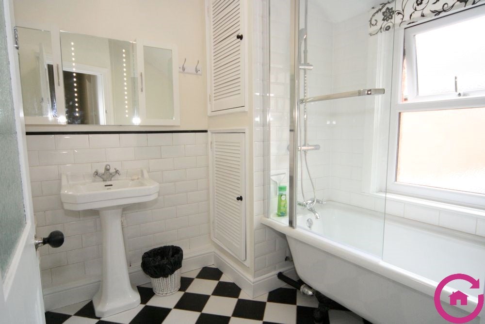 Room Central Road in Gloucester