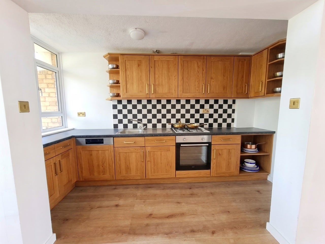 Flat Hanbury Street in Greater London