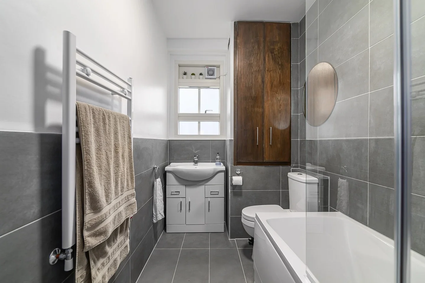 Flat Wilmot Street in Greater London