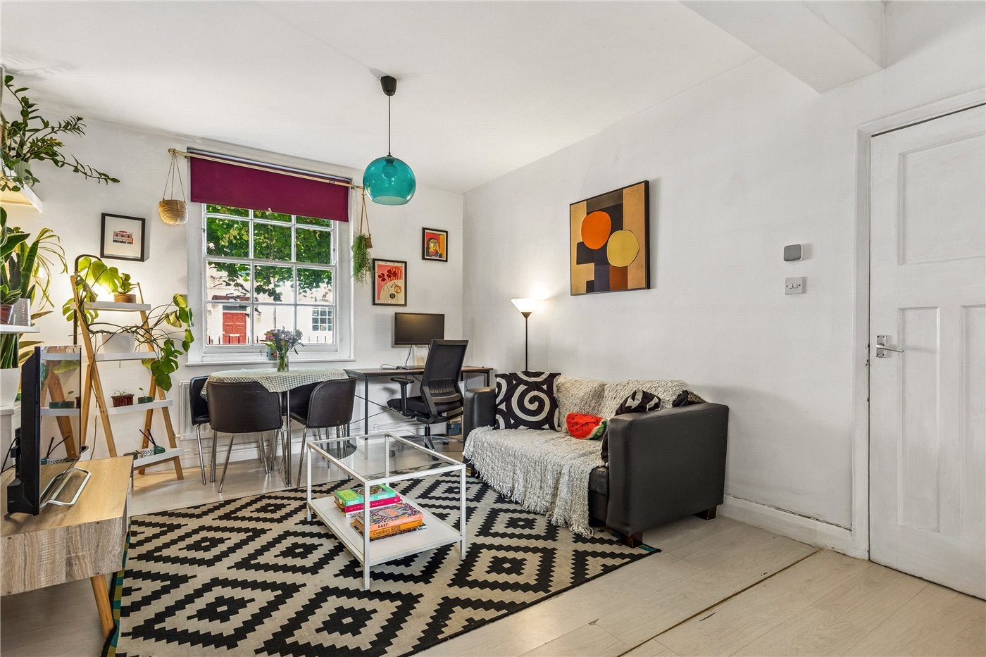 Flat Halton Road in Greater London