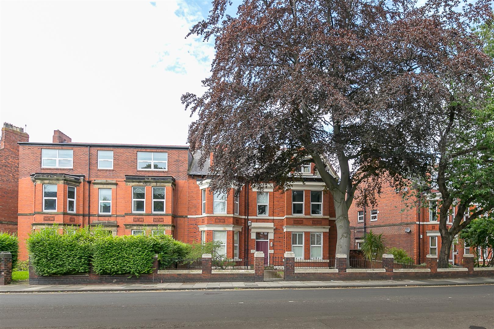 Flat Osborne Road in Newcastle upon Tyne