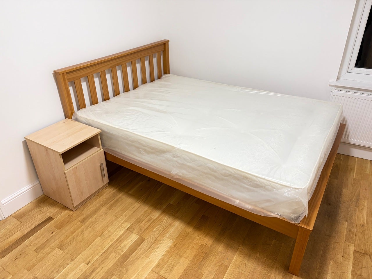 Room Adelaide Road in Greater London