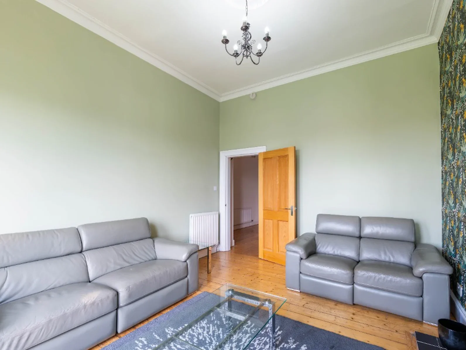 Flat Hermand Terrace in Edinburgh