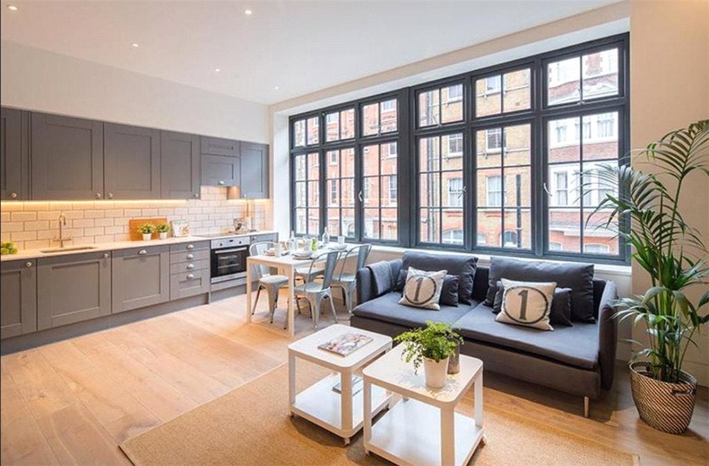 Flat Great Titchfield Street in City of Westminster