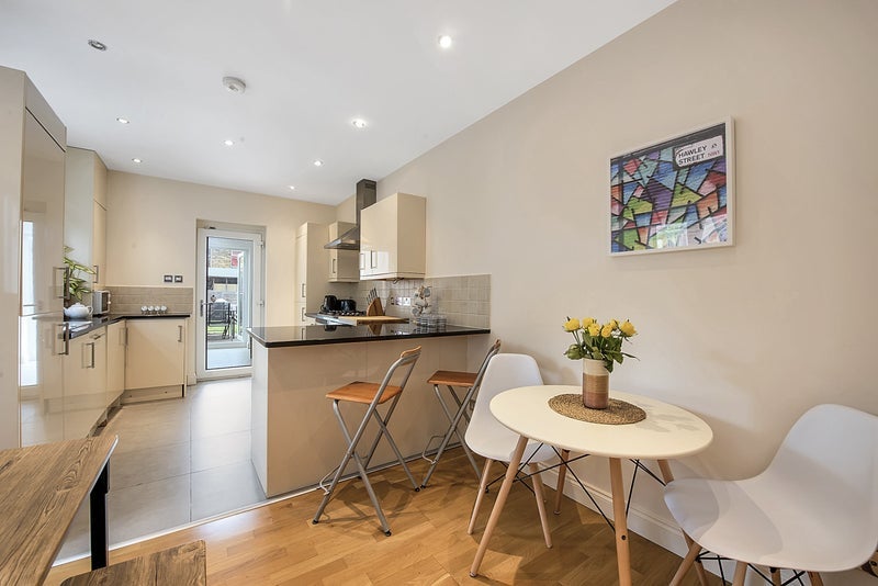 Room Sellincourt Road in Greater London