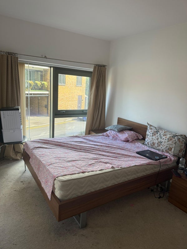 Room Ben Jonson Road in Greater London