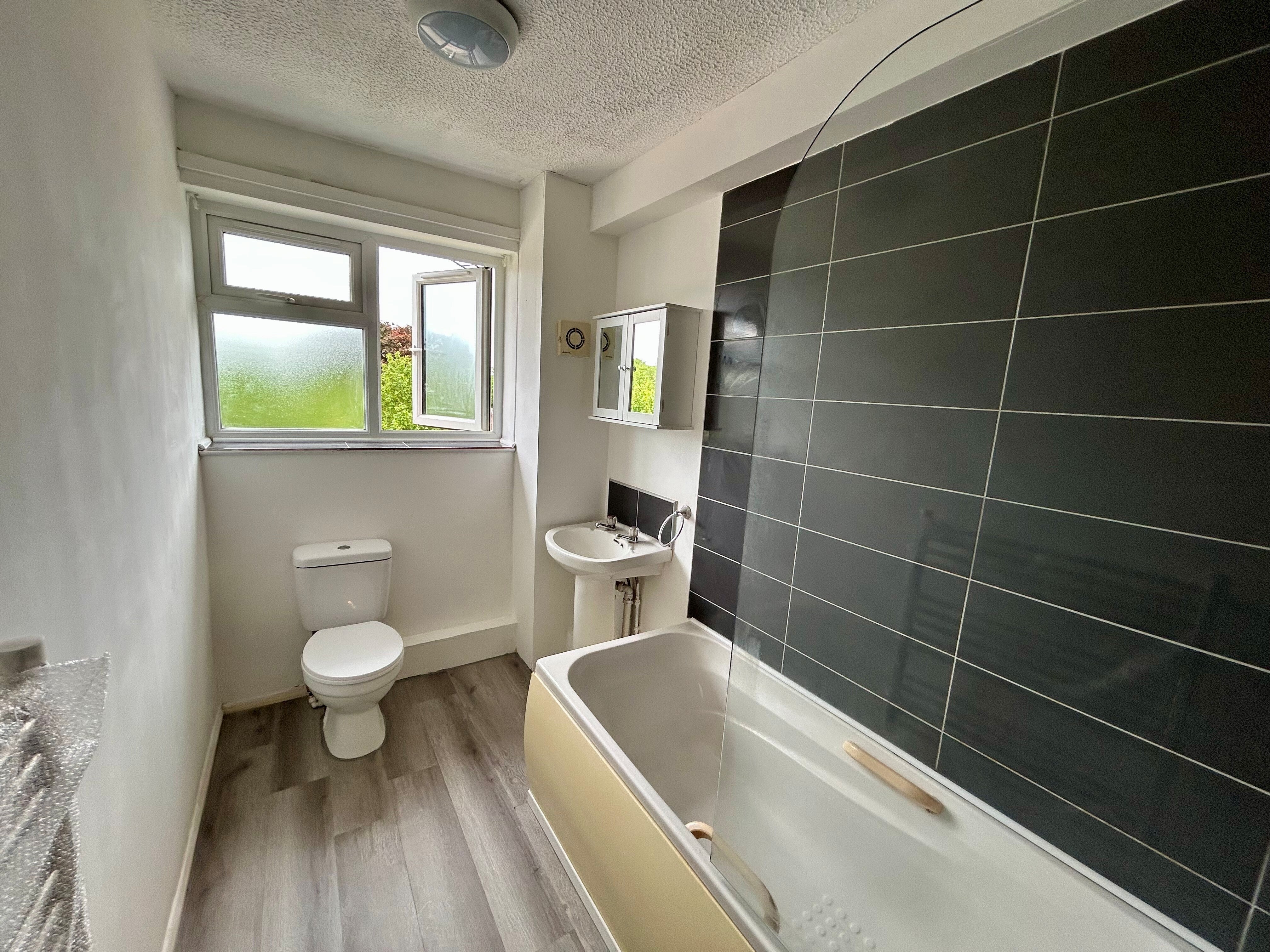 Flat St John's Close in North West Leicestershire