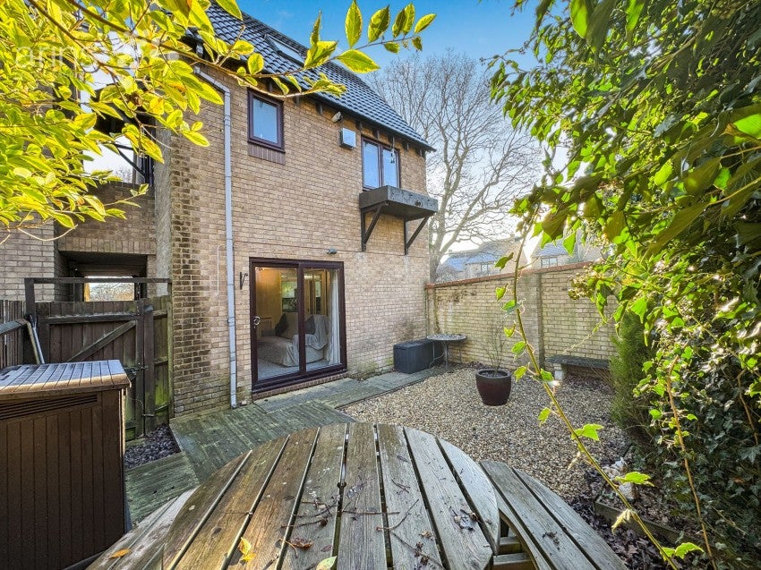 Flat Maiden Place in Earley