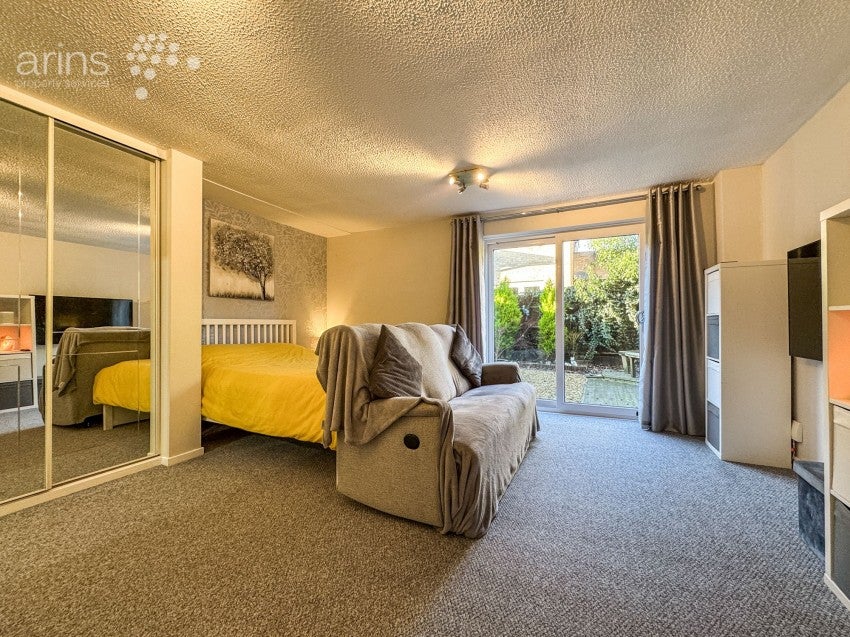 Flat Maiden Place in Earley