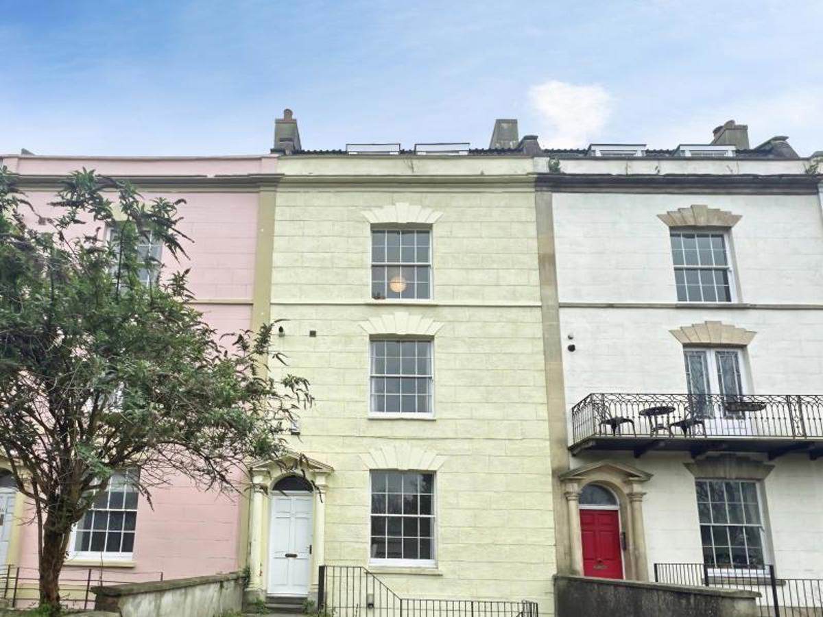 Flat Coronation Road in Bristol