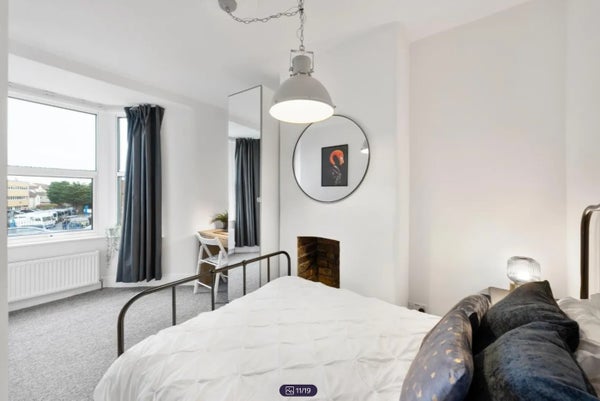 Room Lodge Causeway in Bristol