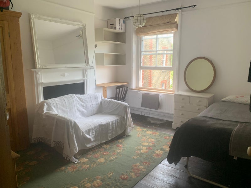 Room Cormont Road in Greater London