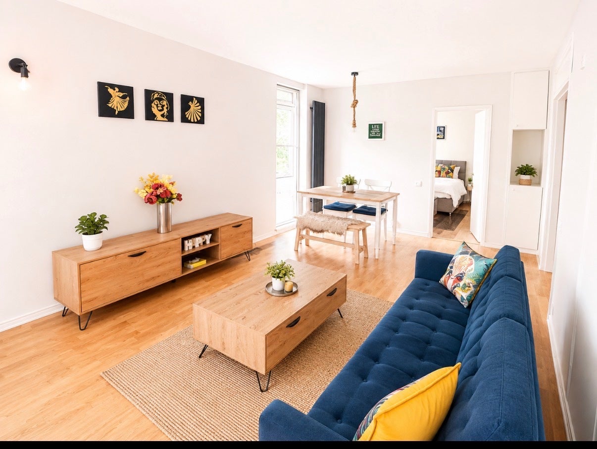 Flat Upper Richmond Road in Greater London