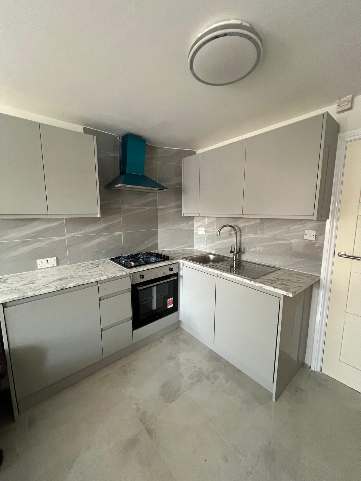 Flat Wakefield Gardens in Greater London