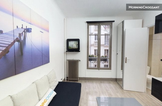Flat Rue Firmin Gillot in Paris