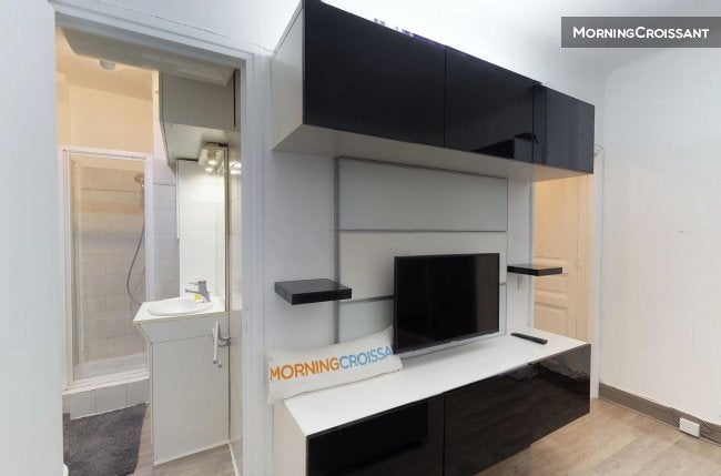 Flat Rue Firmin Gillot in Paris
