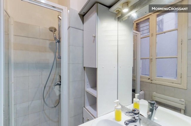 Flat Rue Firmin Gillot in Paris