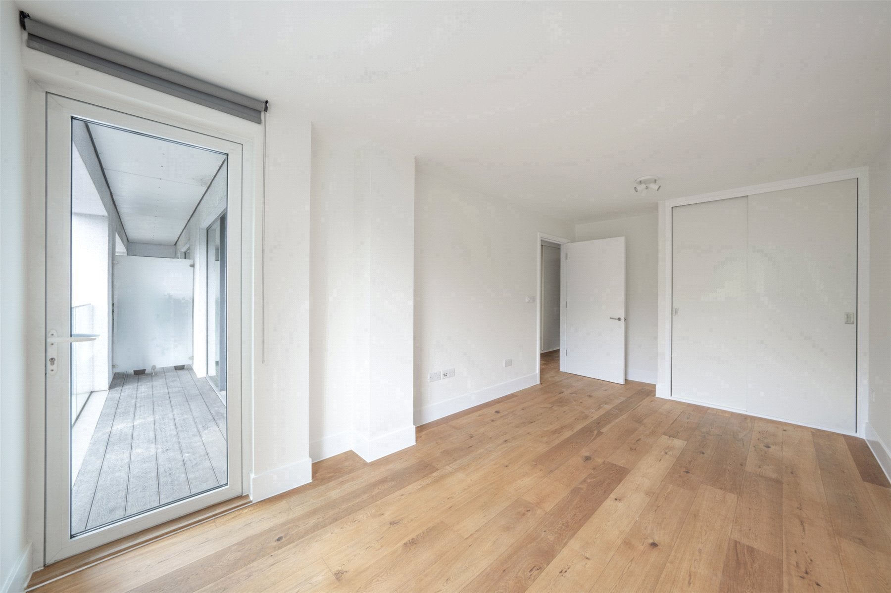 Flat Jamestown Road in Greater London