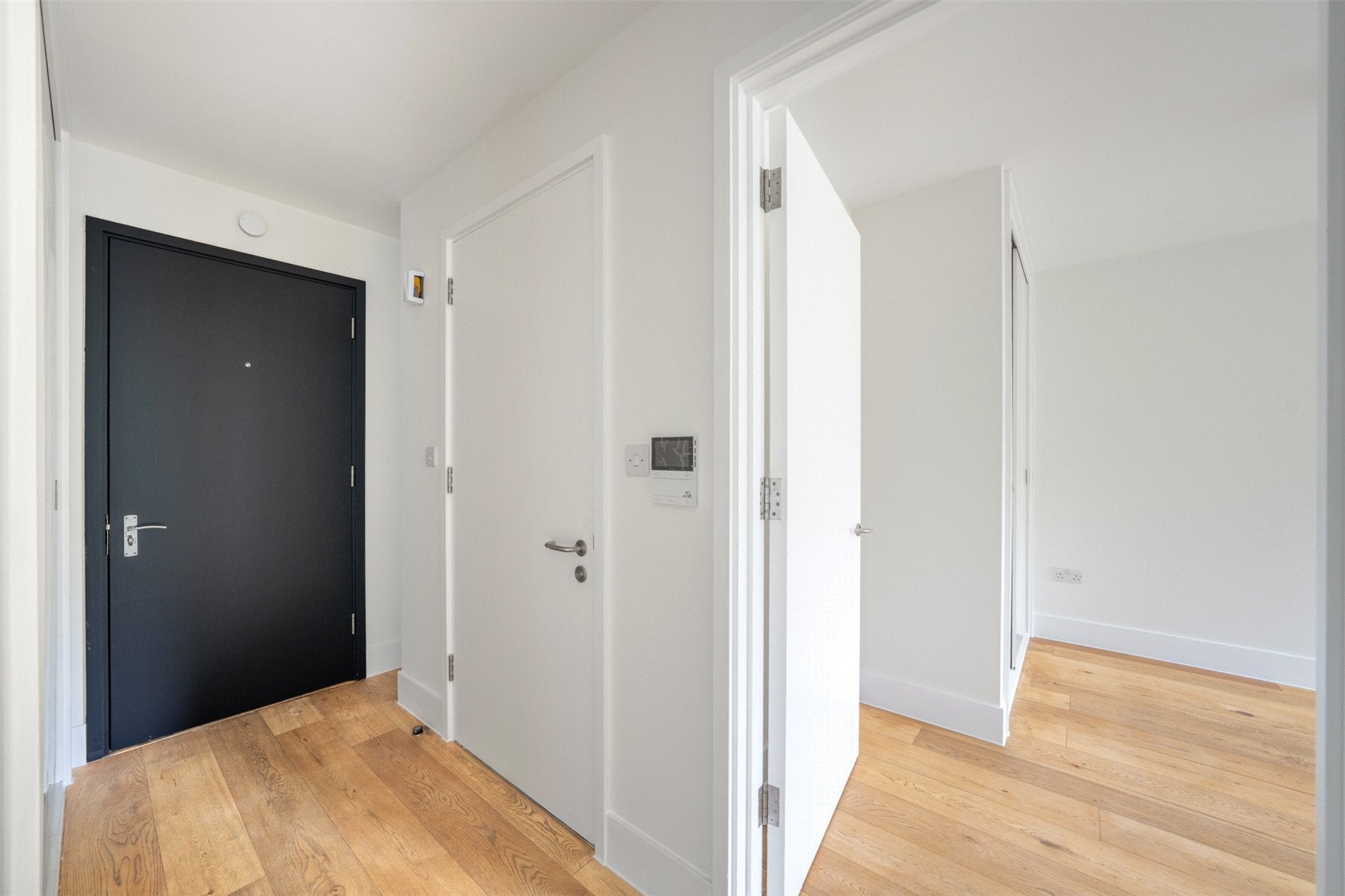 Flat Jamestown Road in Greater London