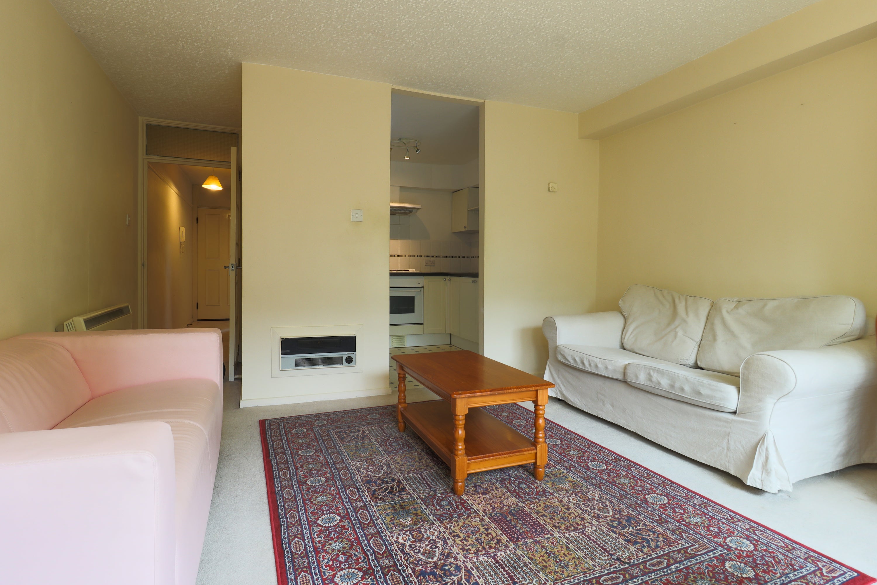 Flat Clarendon Road in Leeds