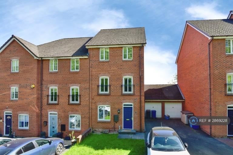 Flat Valley View in Newcastle-under-Lyme