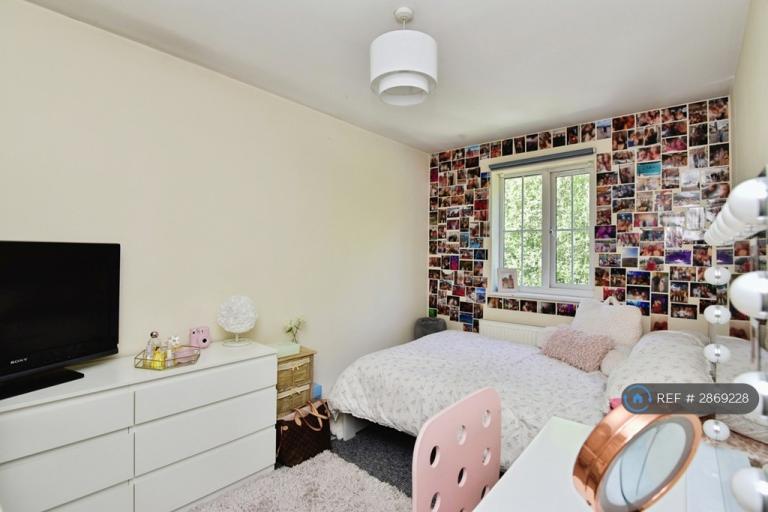 Flat Valley View in Newcastle-under-Lyme