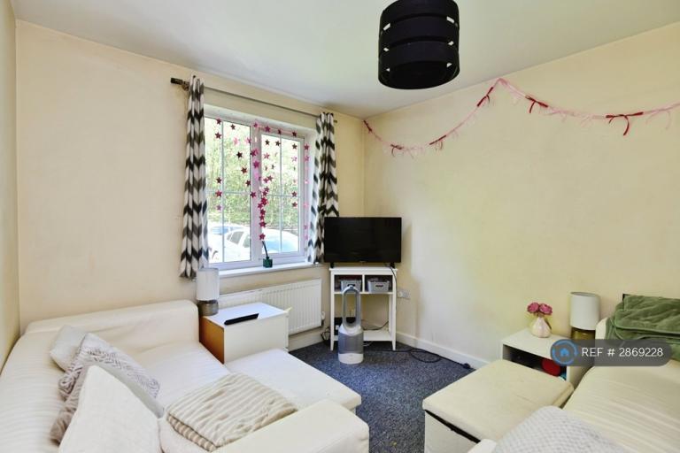 Flat Valley View in Newcastle-under-Lyme