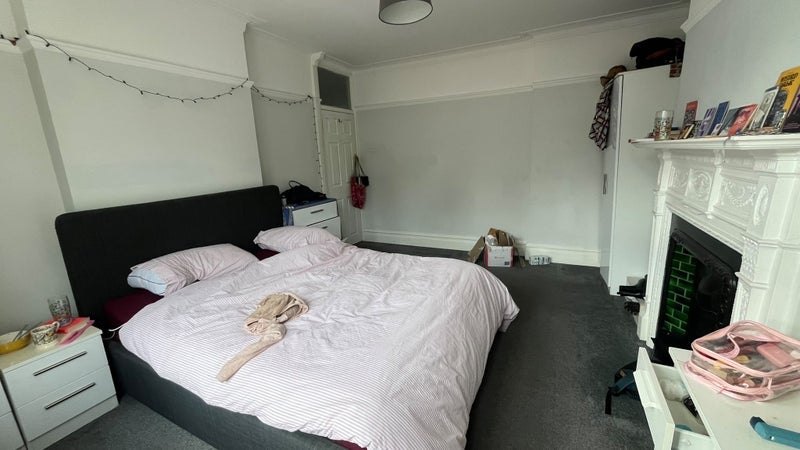 Room Streatham High Road in Greater London